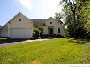 29 Chestnut Hill Rd, West Hartford, CT 06107