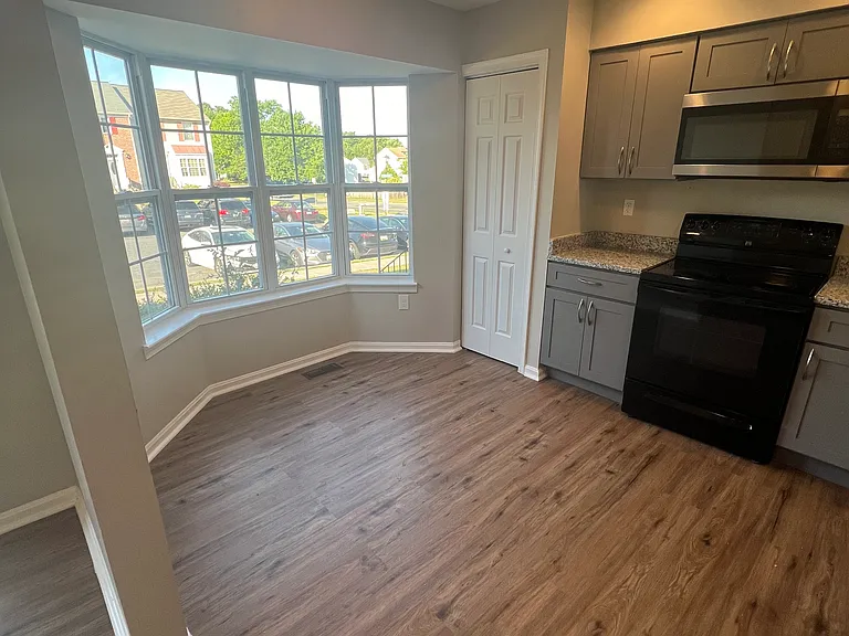 5 Cashell Ct — Photo 2