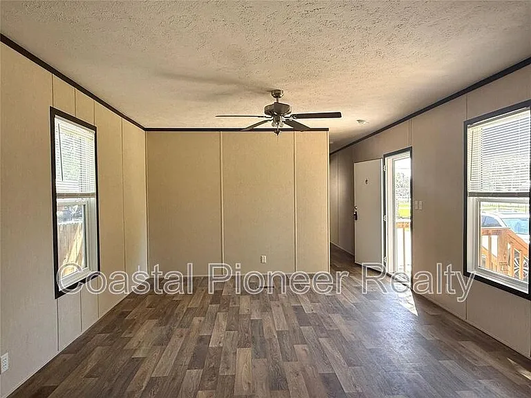 806 N Swindell Ave — Photo 10