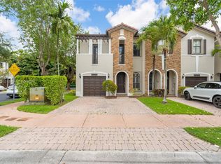 10276 NW 30th Ter, Doral, FL 33172