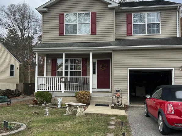 7730 West Dr, Glen Burnie, MD 21060