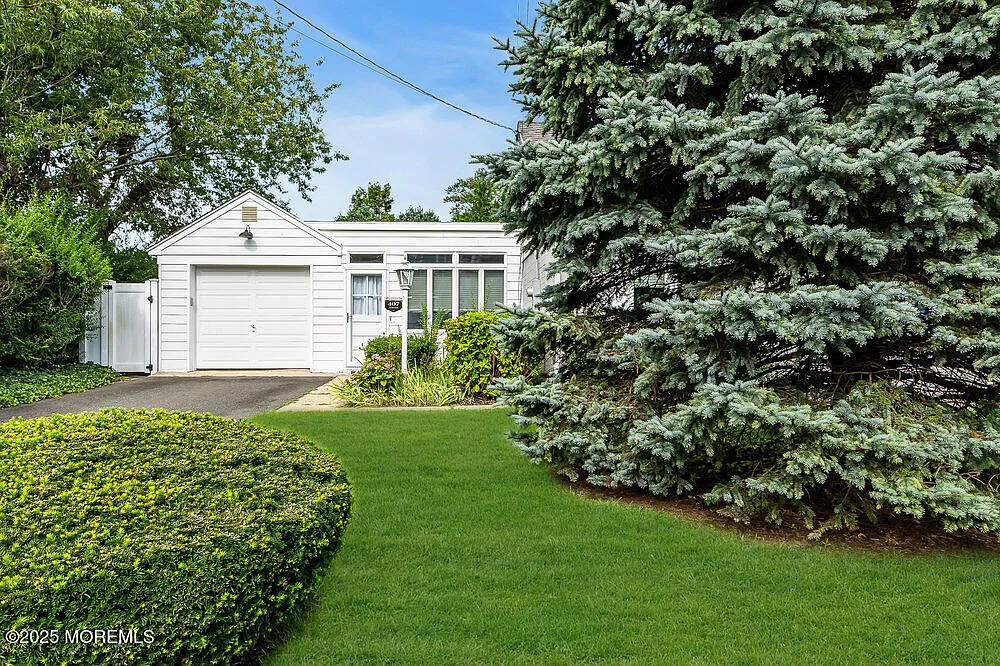 3 bed, 1437 sqft, $3,200 — Photo 3
