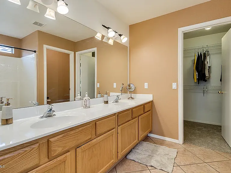 1348 S Heritage Dr — Photo 18