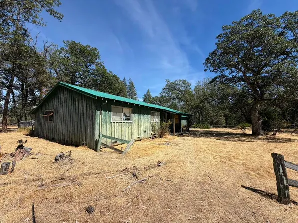 32 Landacre Rd, Hayfork, CA 96041