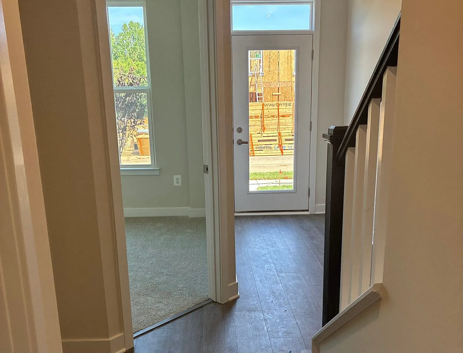 4 bed, 4.5 bath, 2200 sqft, $3,650 — Photo 3