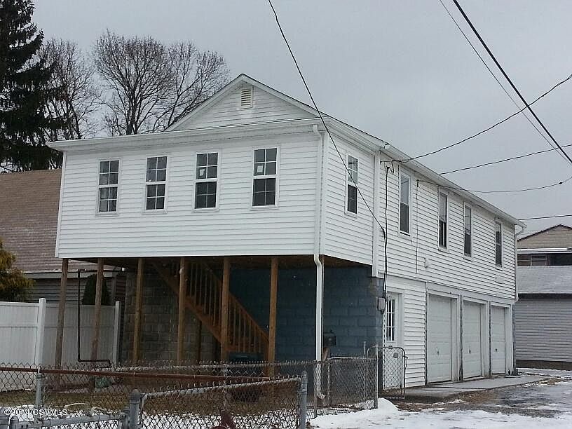 2nd image of 13 1/2 Cooper St