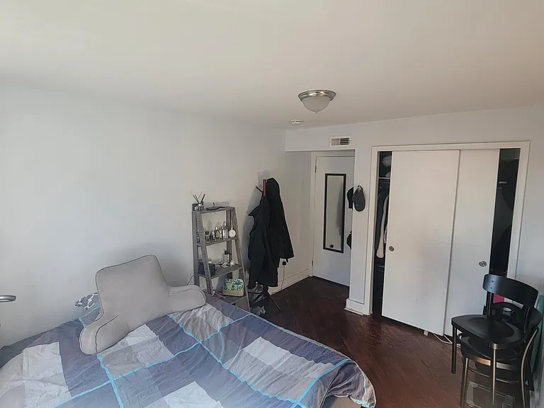 606 S American St #3 — Photo 6