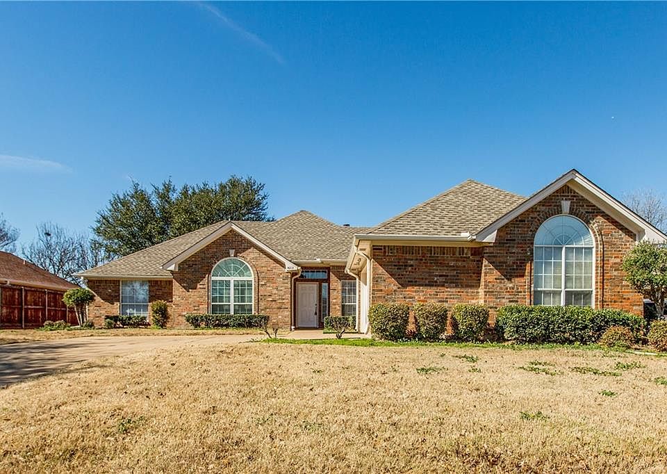 1st image of 4213 Lakehill Dr