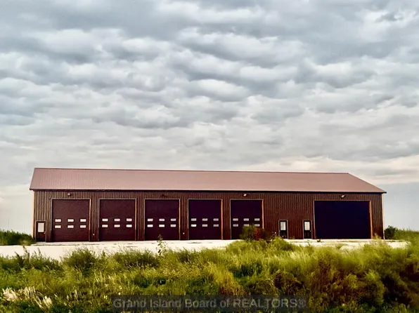 702 W 19th Rd, Phillips, NE 68865