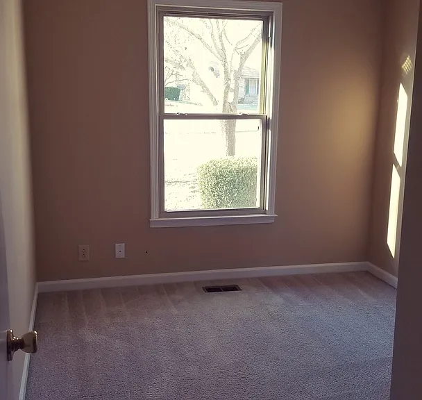 357 Erie Dr — Photo 9
