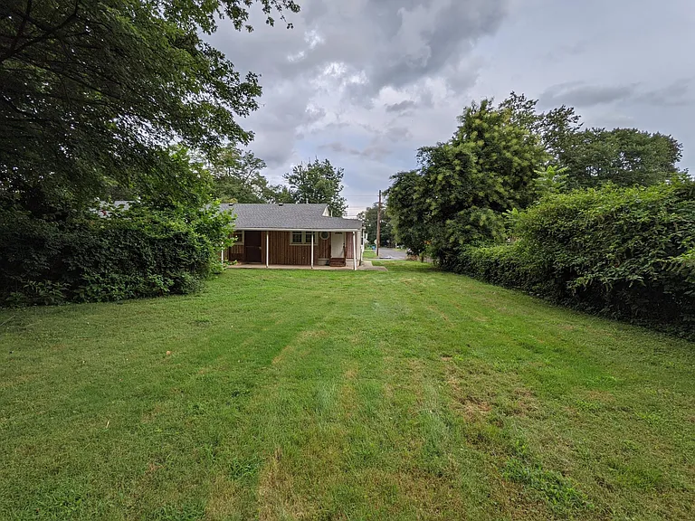 1201 Schumacher Dr — Photo 3