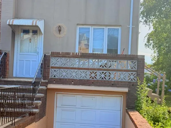 5750 82nd Street, Middle Village, NY 11379