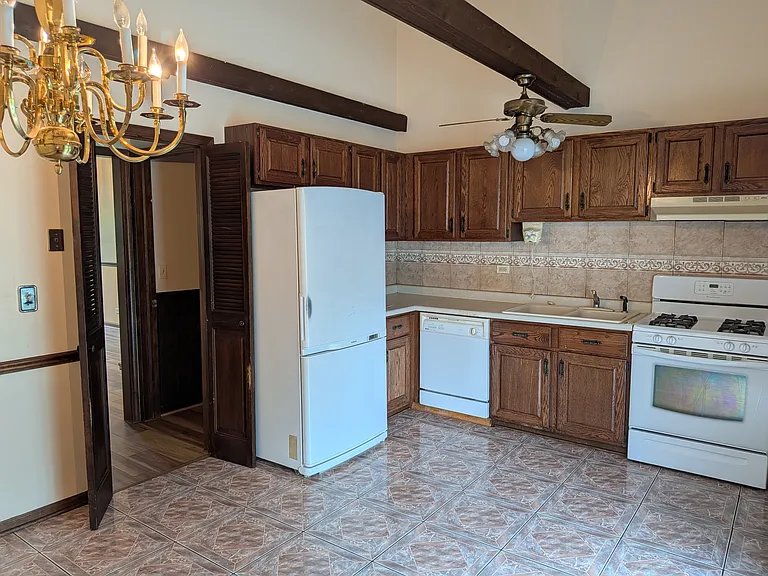 436 Pine Ave — Photo 6