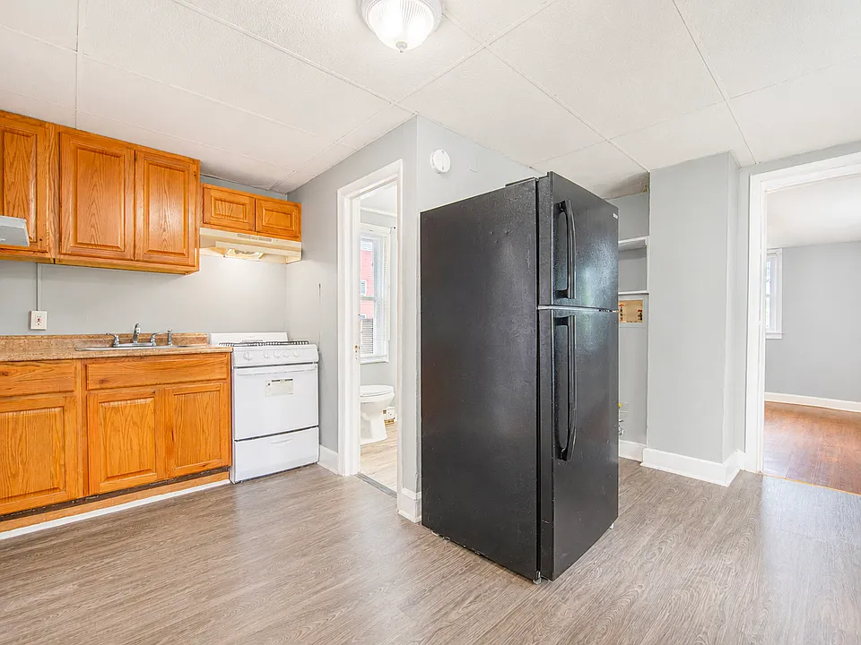 27 Pine St #1