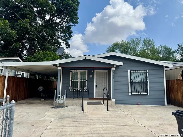 611 Brunswick Blvd — Photo 1