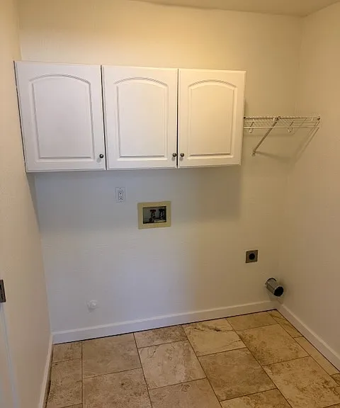 Laundry room (ground floor)