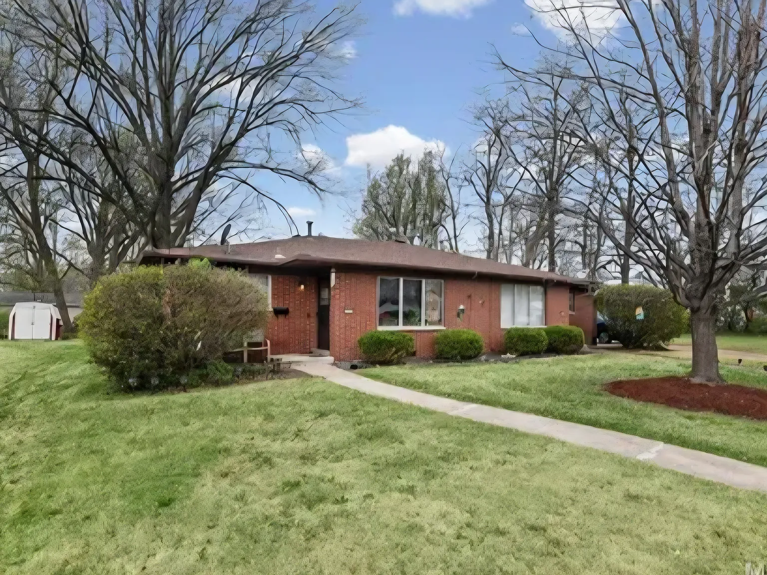 717 Royal Heights Rd — Photo 2