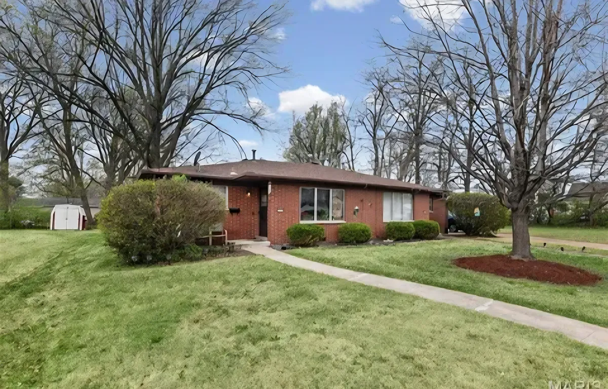 Building Photo - 717 Royal Heights Rd