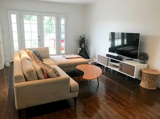 6153 Manton Ave, Woodland Hills, CA 91367