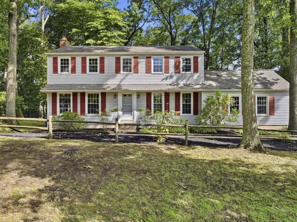 1565 Stanford Ln, Paoli, PA 19301