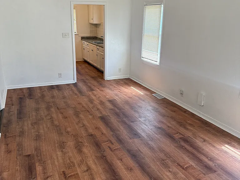 3927 Jackson Ave — Photo 3