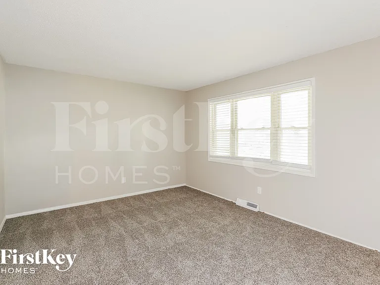 5620 N Potter Ave — Photo 3