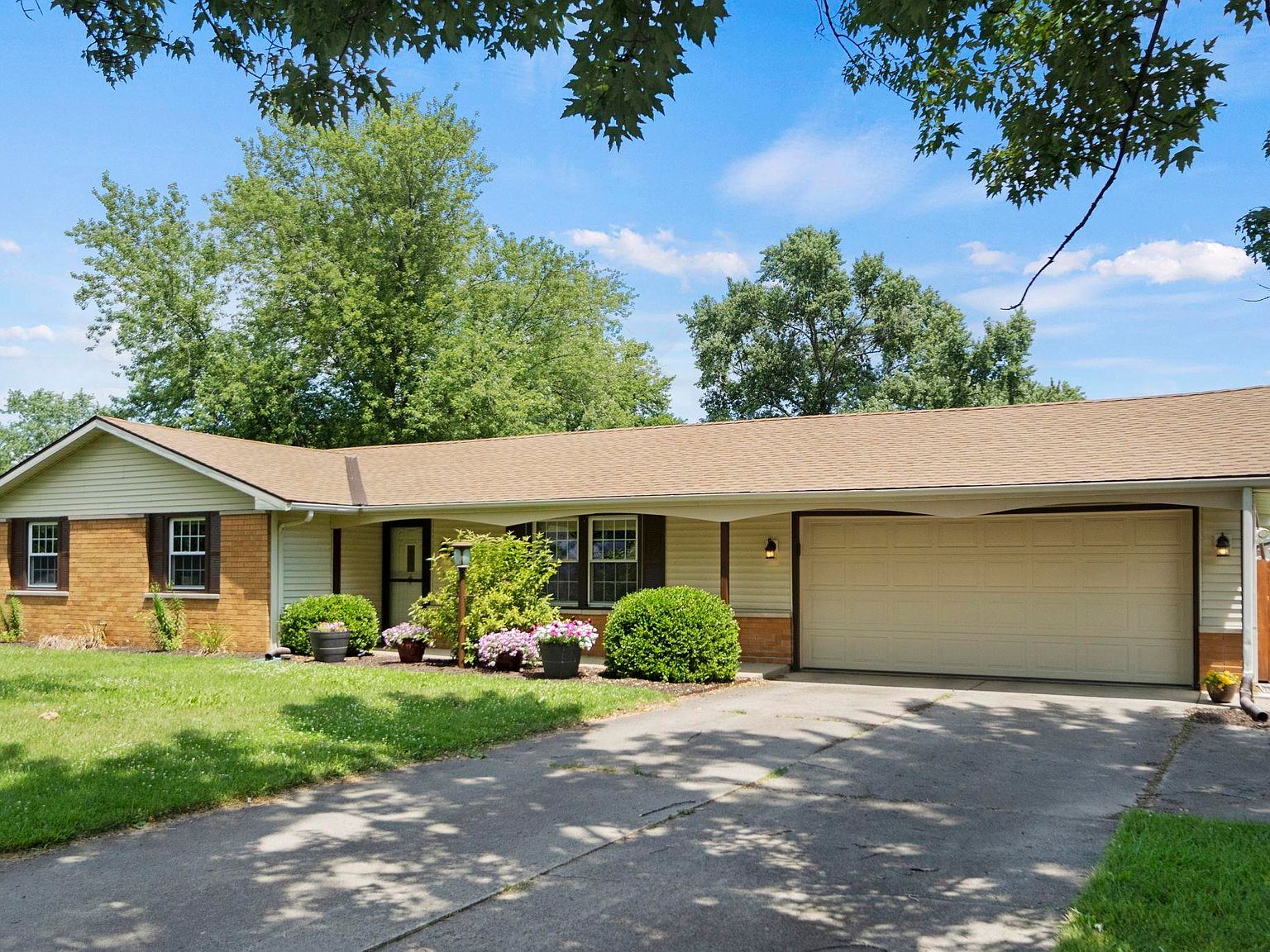 10006 Jamaica Dr, Fort Wayne, IN 46825 MLS 202325434 Zillow