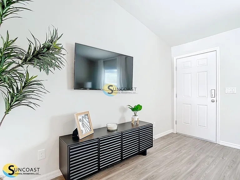 11 Roxton Ln — Photo 3