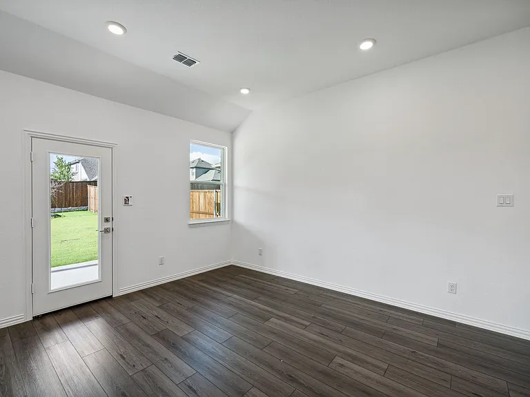 3513 Sunflower St — Photo 10