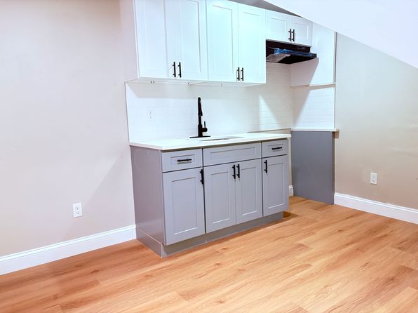 218 N 1st St #3