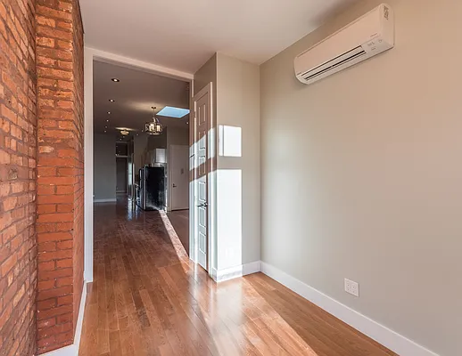 Rented by Nooklyn NYC LLC | media 22