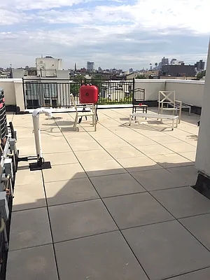 Rented by P Management | media 39