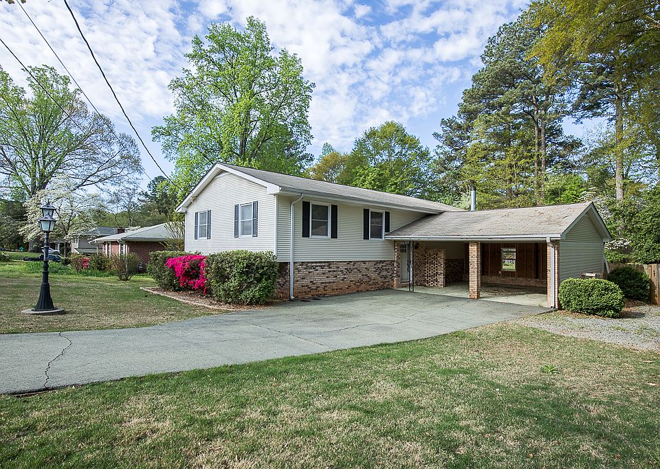 2nd image of 223 Pamela St