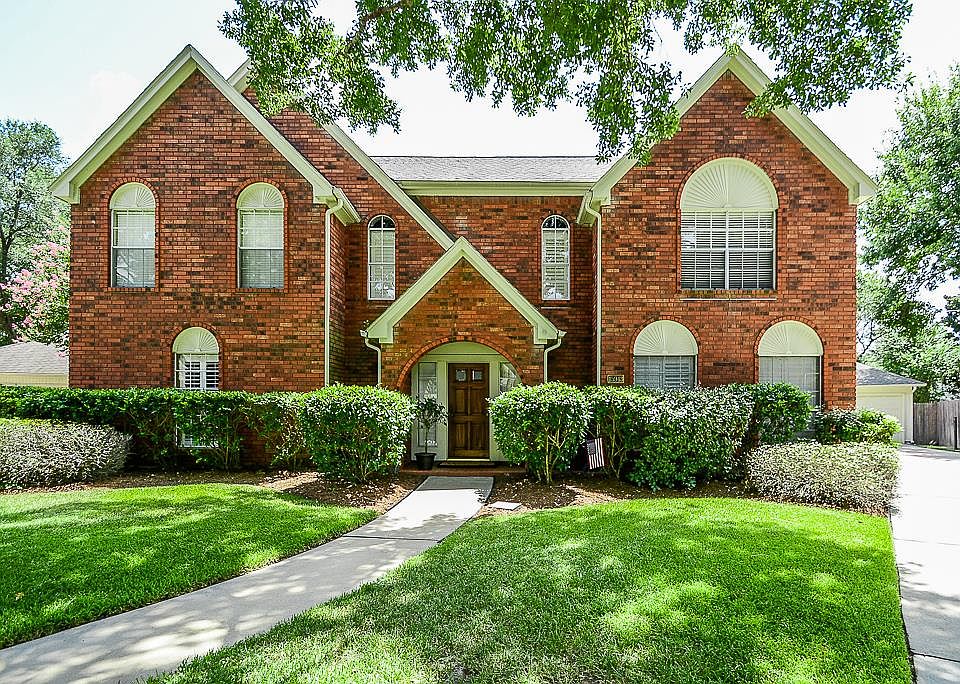 1st image of 15943 Viney Creek Dr