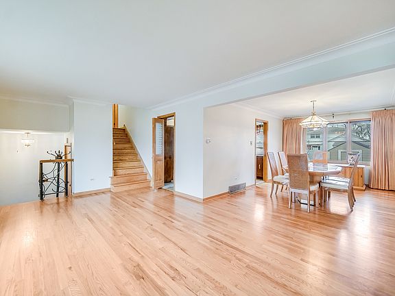 4th image of 10333 S Tripp Ave
