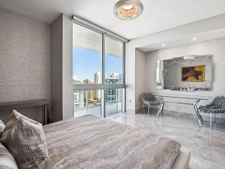 330 Sunny Isles Blvd #5-UPH04 — Photo 34