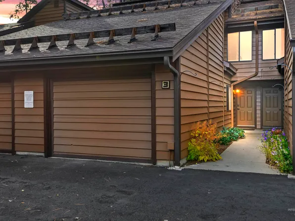 1630 Davis Ave APT 3, McCall, ID 83638