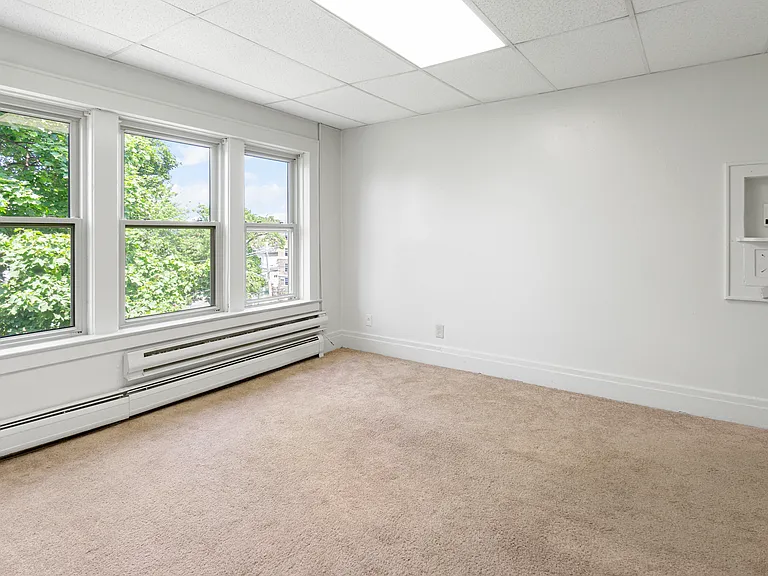 502 University Avenue — Photo 11