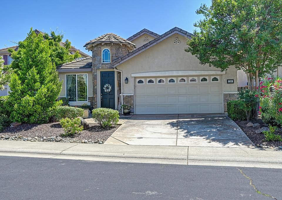 1st image of 216 Needle Ct