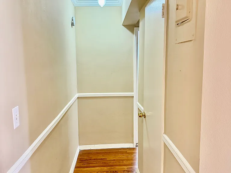 69 Croton Ave #3J — Photo 2