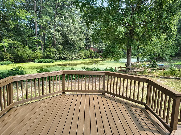 2409 Millwood Rd — Photo 2