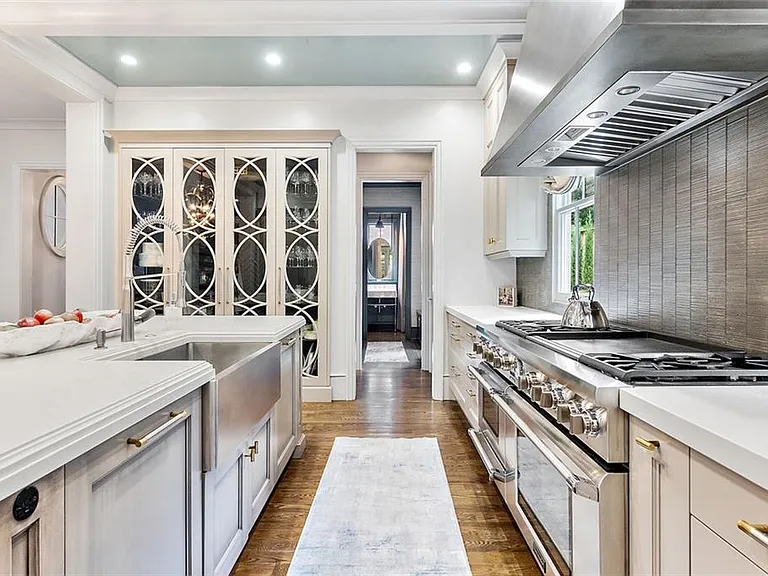 91 Park Cir NE — Photo 31