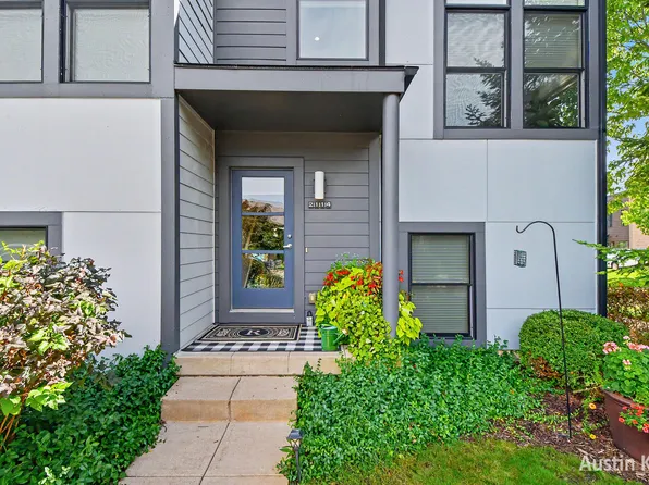 2114 New Town Dr NE, Grand Rapids, MI 49525