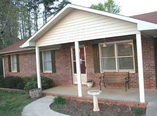 580 Rennie Hames Rd, Clarkesville, GA 30523