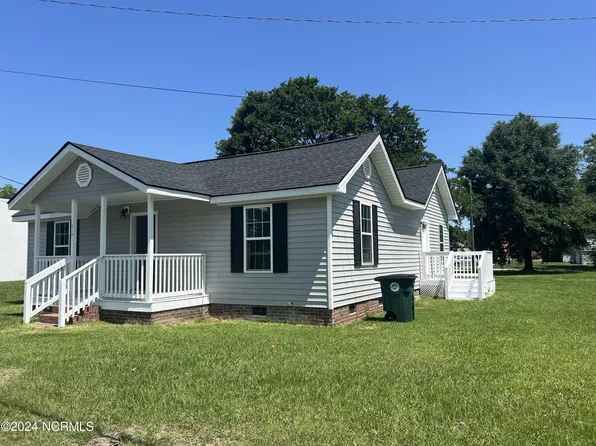 419 E Blue Street, Saint Pauls, NC 28384