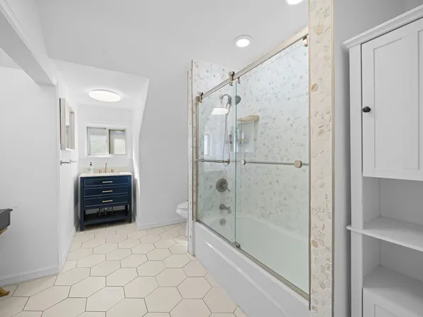 2746 Kennedy Boulevard image 36 of 37