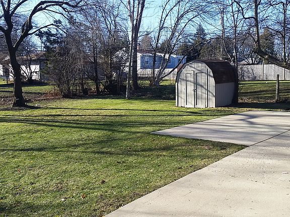 2nd image of 1735 Park Ave