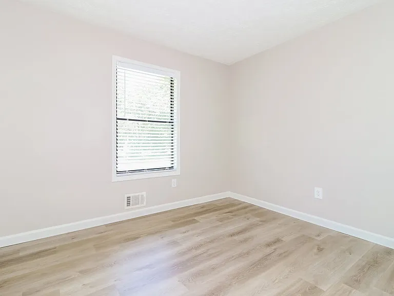 3684 Linwood Way — Photo 13