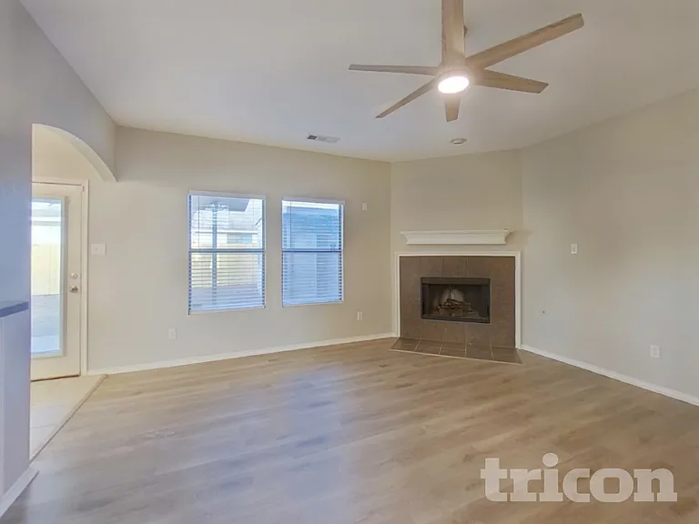 5825 Show Master Ln — Photo 2