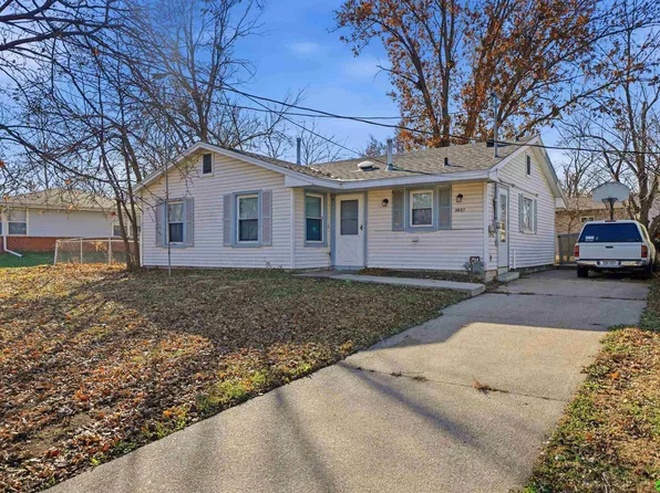 3027 NW 52nd St, Lincoln, NE 68524